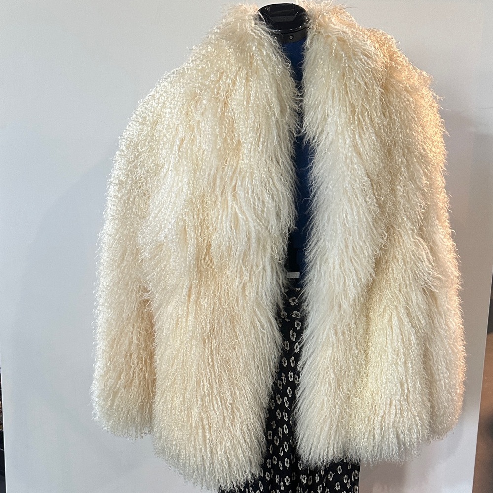 Chic Cream Faux Fur Jacket